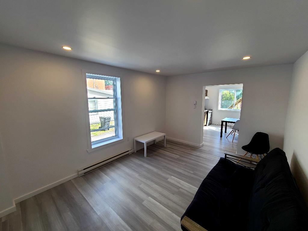 Grand 3 ½ rénové – TOUT INCLUS – Centre-ville de Salaberry-de-Valleyfield pour juillet 2026 OU AVANT | 3240844