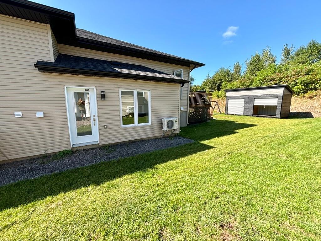 Bachelor au demi-sous-sol d’une maison jumelée, 4 1/2. 1000pi2. | 3240847