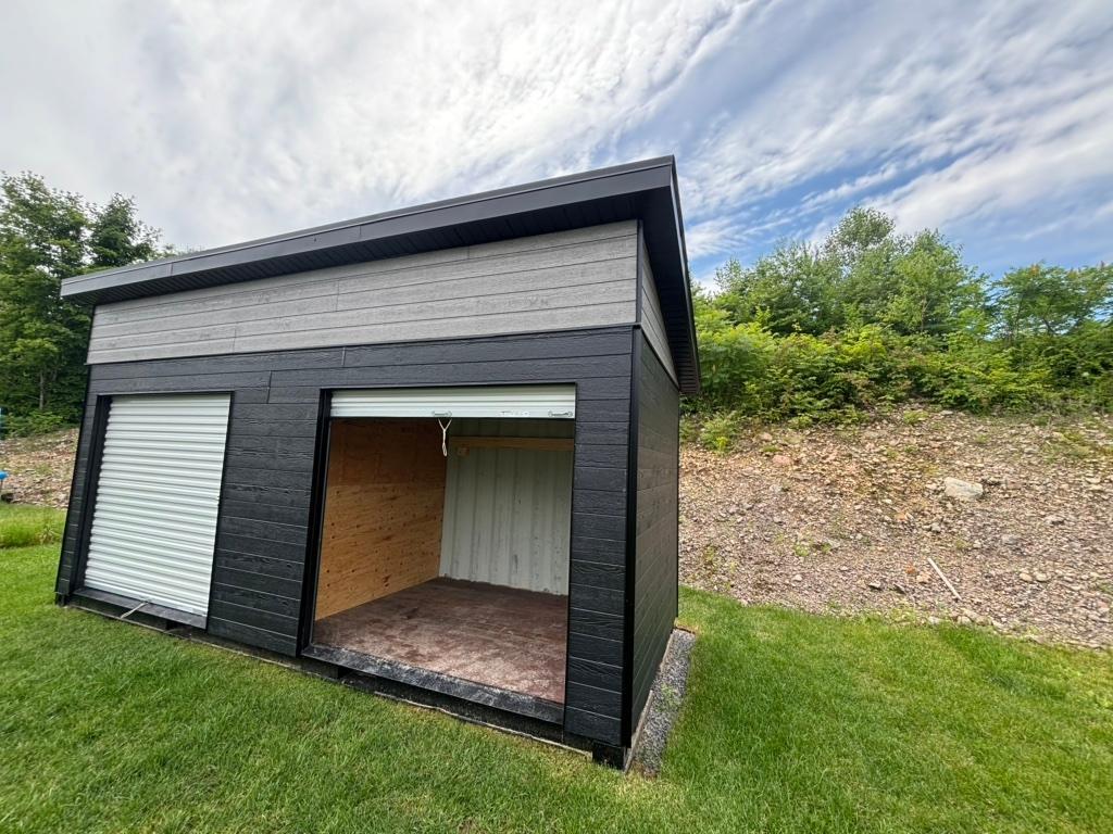 Bachelor au demi-sous-sol d’une maison jumelée, 4 1/2. 1000pi2. | 3240847