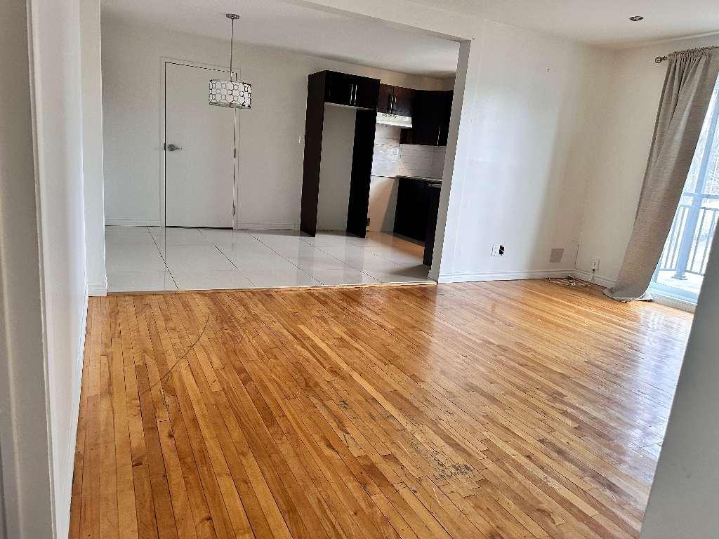 Appartements 4 1/2, 2 CH à Laval Chomedey | 3240855