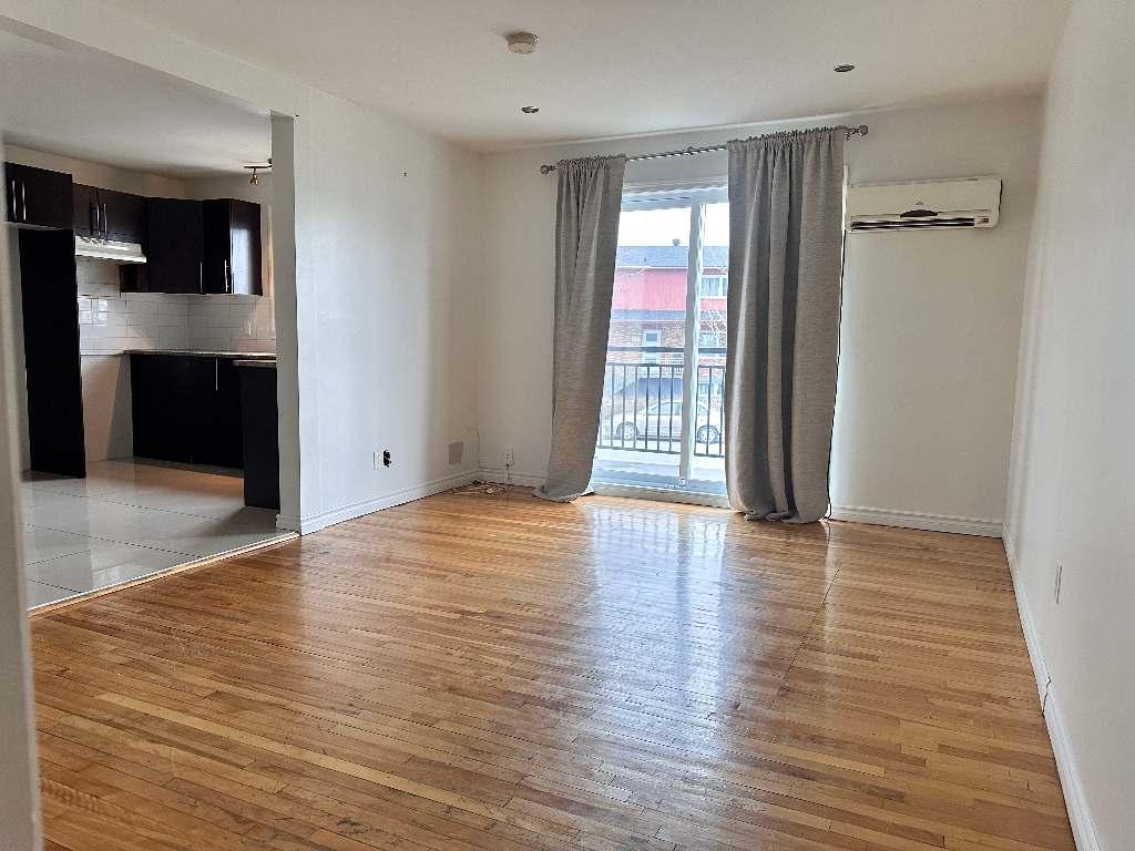 Appartements 4 1/2, 2 CH à Laval Chomedey | 3240855