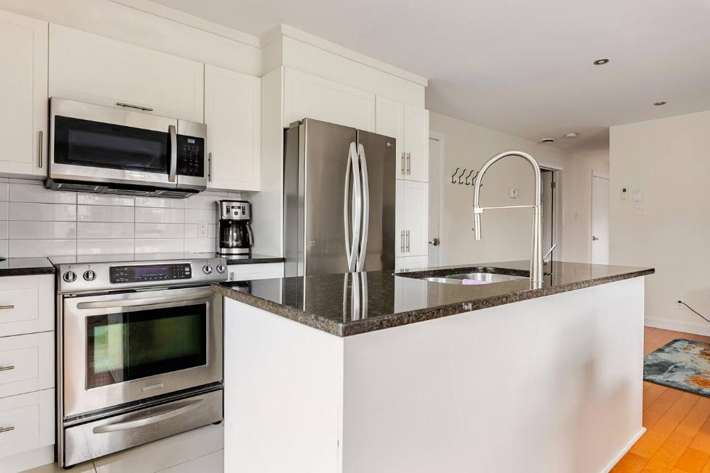 Superbe Appartement 4 1/2 à louer - semi meublé | 3240858