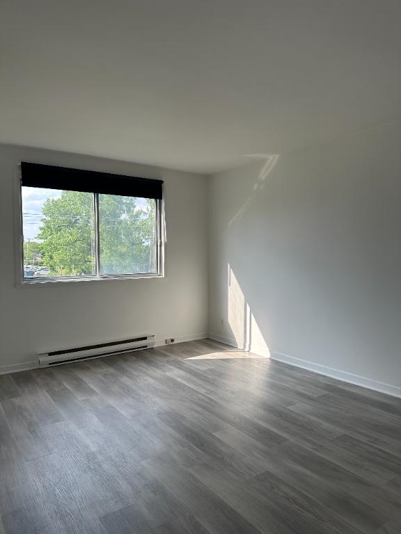 Superbe 4 1/2 moderne avec électroménager | 3240862