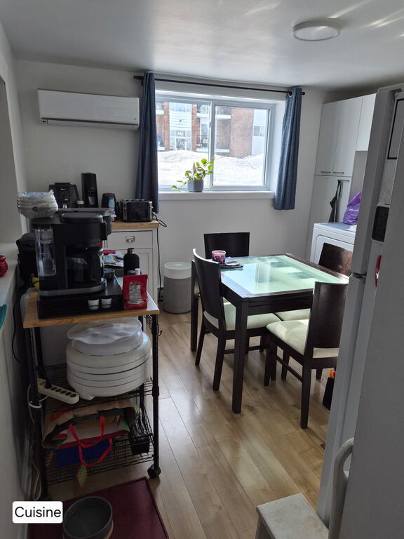 4 1/2 Entièrement Rénové | 3241150