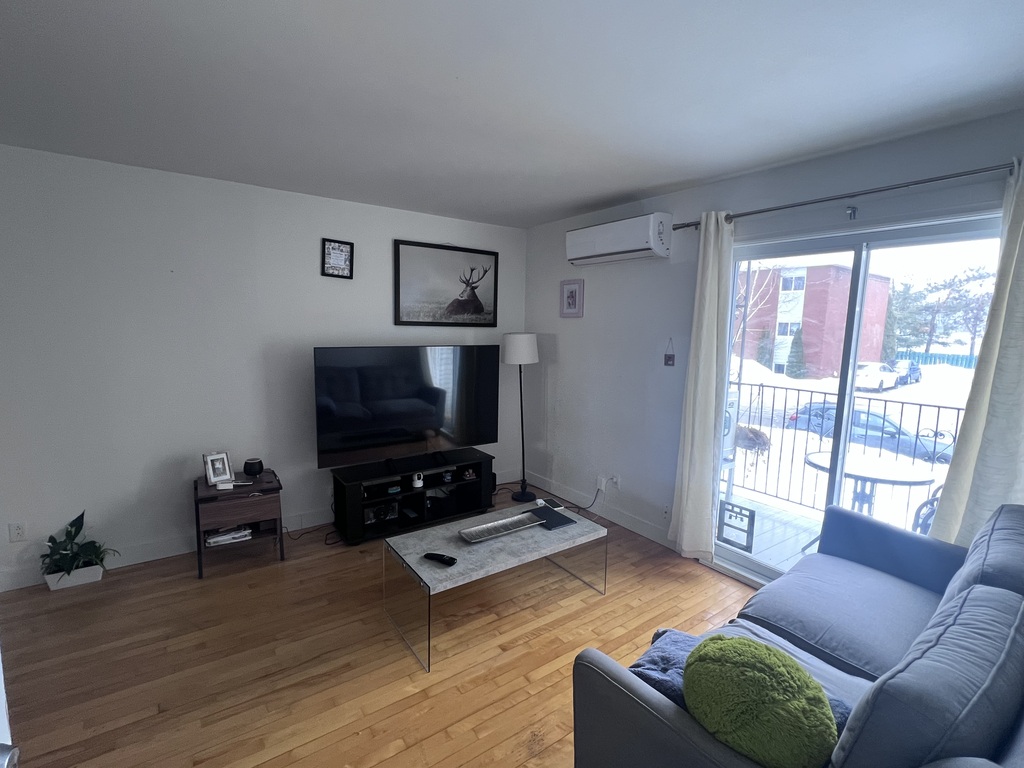 4 1/2 Avec 2 Balcons | 3241219