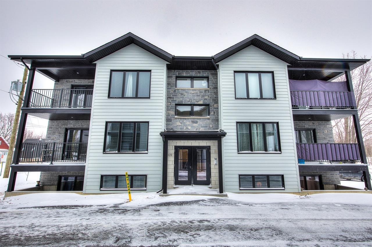 Appartement Saint-Zotique À Louer | 3241303