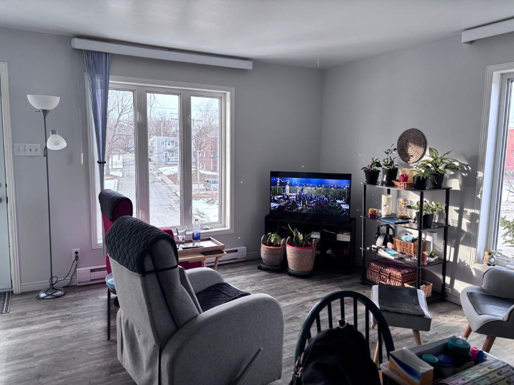 3 1/2 Ensoleillé, Situé près de tout les services (centre-ville Victoriaville) | 3241426