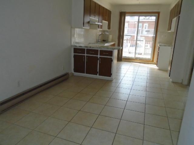 4 ½ rue Chambord et Sauvé Montréal LIBRE | 3241442