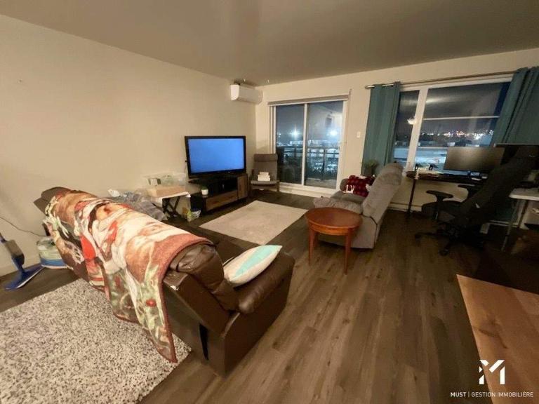 2 CH - 1 SDB - Lévis - $1,250 /mo | 3241446