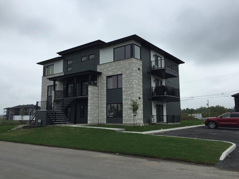 Tres Beau 4 1/2 à louer | 3241451