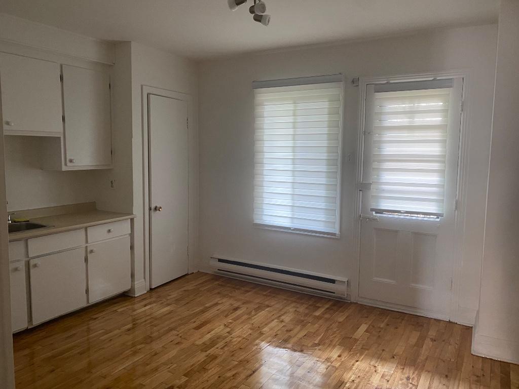 3 1/2 très propre et lumineux au 1er étage avec 2 balcons dans Villeray | 3241454