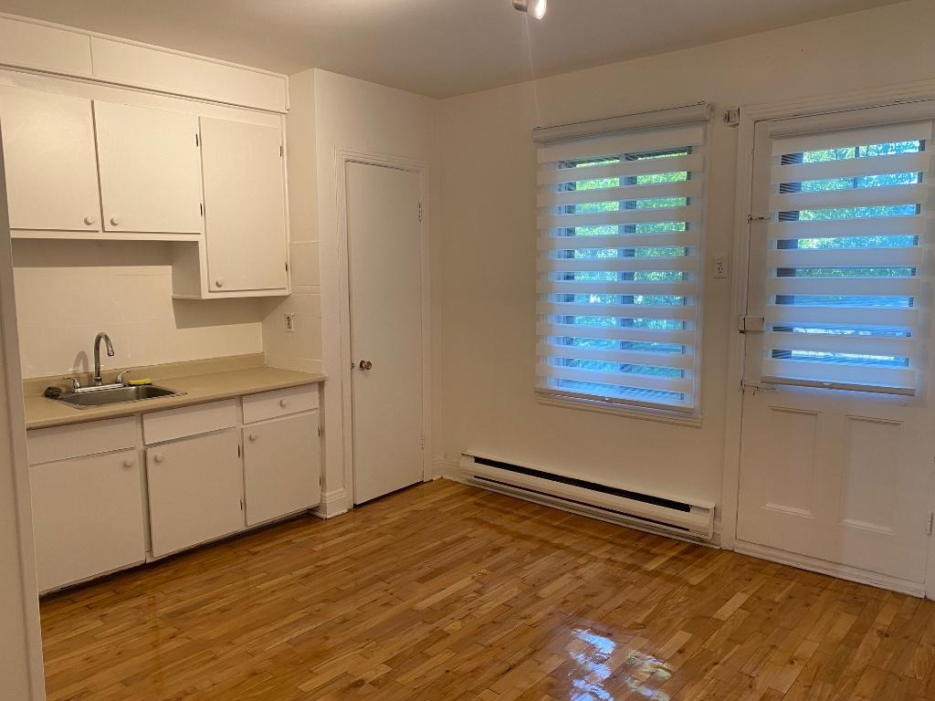 3 1/2 très propre et lumineux au 1er étage avec 2 balcons dans Villeray | 3241454