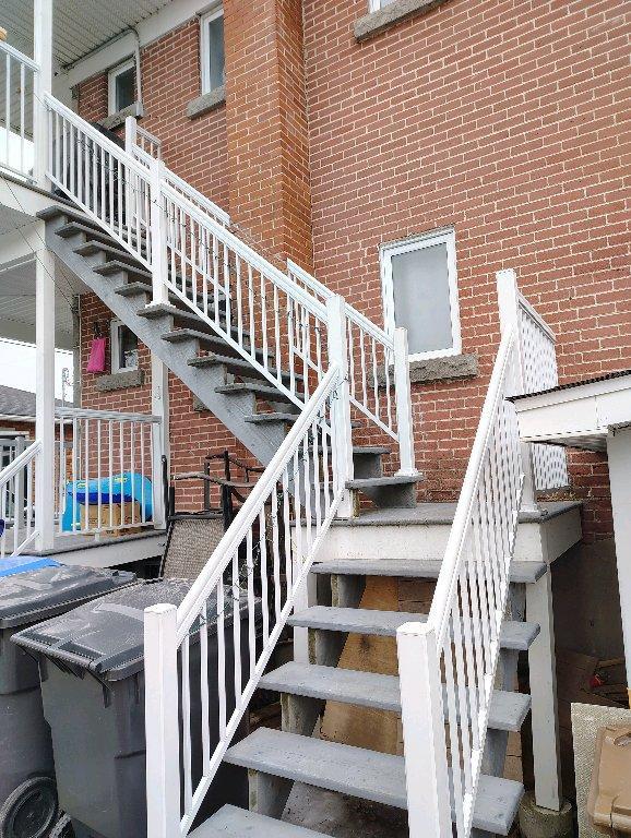 À St Jérôme haut de duplex 5 1/2..3 chambres près de la gare et centre ville et de tout les commodités | 3241480