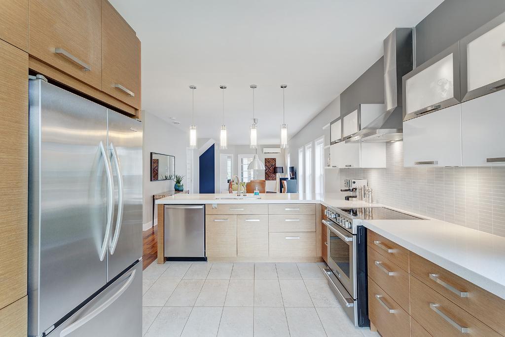 Lumineux Condo 2000 pi2 garage double | 3241574