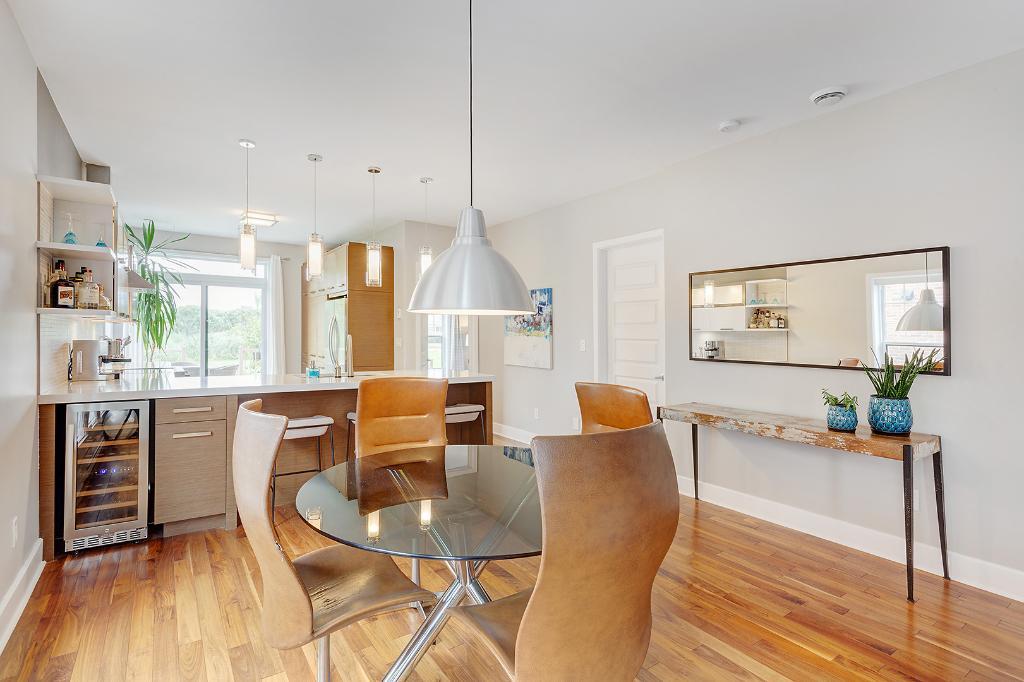 Lumineux Condo 2000 pi2 garage double | 3241574