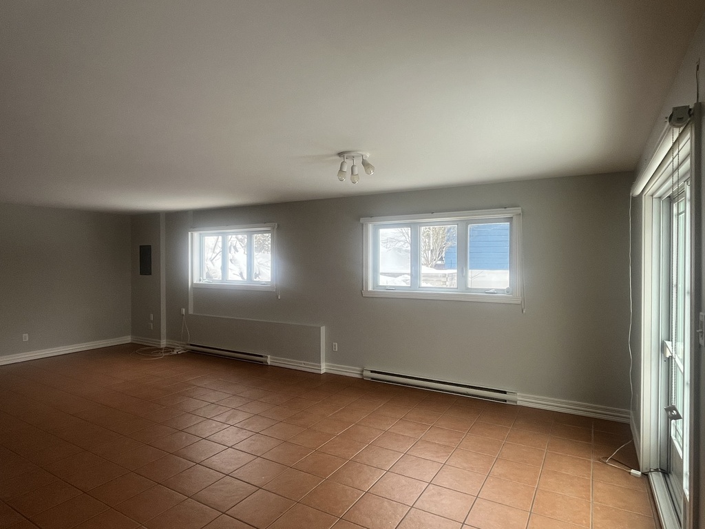 BEAU GRAND 3 ½ A LOUER | 3241816