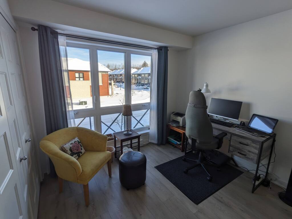 4 1/2 Lumineux Dans Quartier Paisible | 3268824