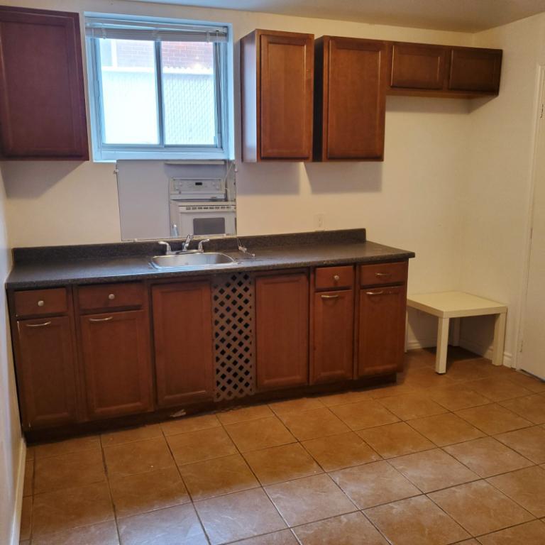 🏡 À LOUER – 3 ½ (demi sous-sol) – Quartier calme et paisible | 3279210