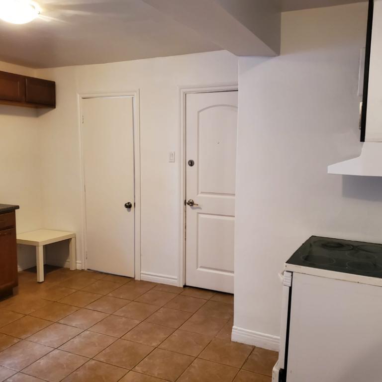 🏡 À LOUER – 3 ½ (demi sous-sol) – Quartier calme et paisible | 3279210