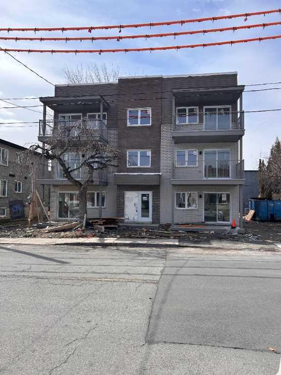 LOGEMENT 4 1/2 À LOUER PRÈS DU MÉTRO LONGUEUIL 1 JUIN 2026 | 3279336