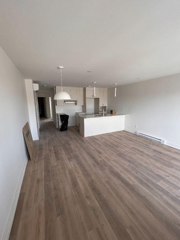 LOGEMENT 4 1/2 À LOUER PRÈS DU MÉTRO LONGUEUIL 1 JUIN 2026 | 3279336