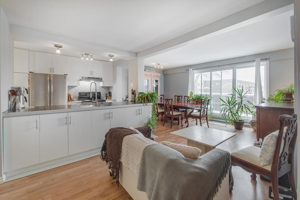 logement 5 1/2 avec cuisine rénovée, stationnement, 3 chambres à coucher, Duvernay, Laval | 3278844