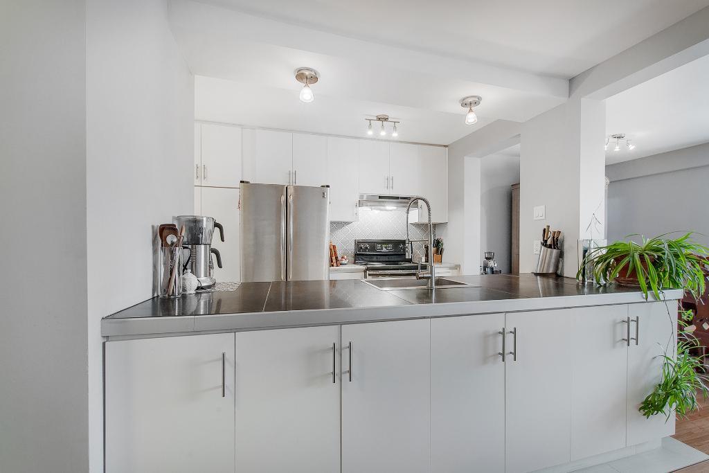 logement 5 1/2 avec cuisine rénovée, stationnement, 3 chambres à coucher, Duvernay, Laval | 3278844