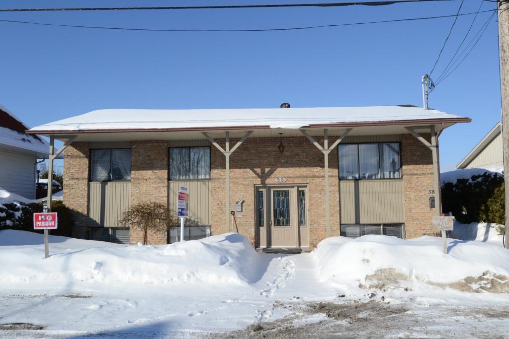 Haut de Maison a Louer | 3277341