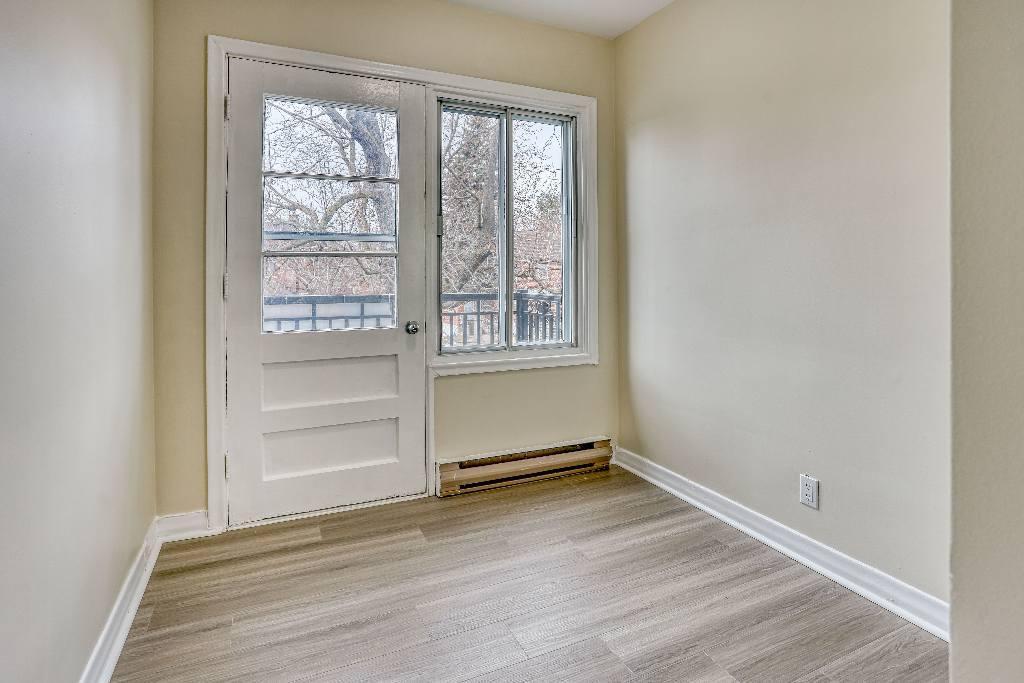 CDN/HAMPSTEAD | Haut de duplex rénové | 3 cac + 1 petit bureau | 3281214
