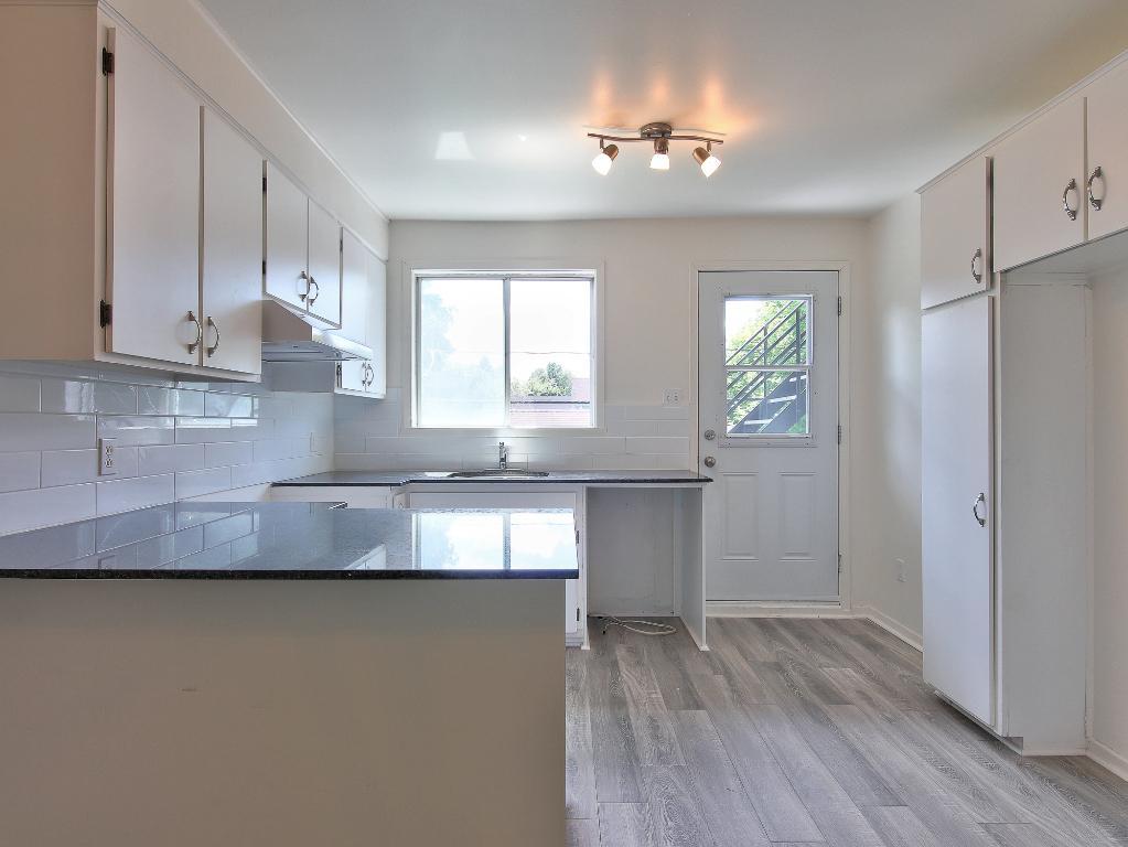 4 1/2 Style-Condo rénové à Mirabel (St-Janvier) - Juillet - Internet inclus | 3279074