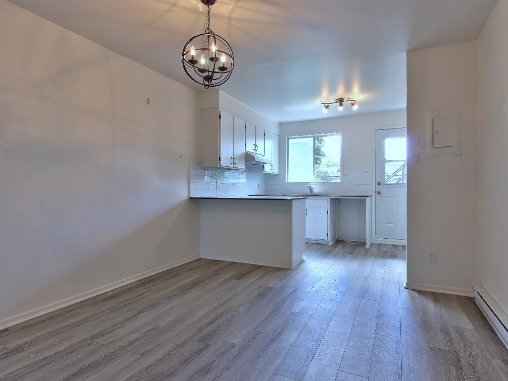 4 1/2 Style-Condo rénové à Mirabel (St-Janvier) - Juillet - Internet inclus | 3279074