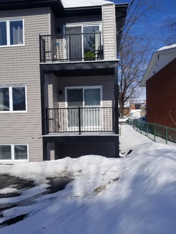 GRAND 3 ½ À LOUER DANS UN IMMEUBLE RECENT – DISPONIBLE 1ER DECEMBRE. | 3282380