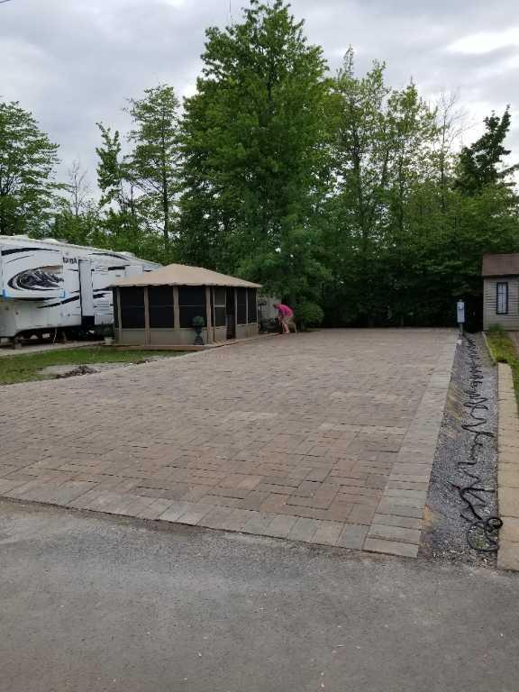Terrain aménagé au Camping la clé des Champs | 3276724