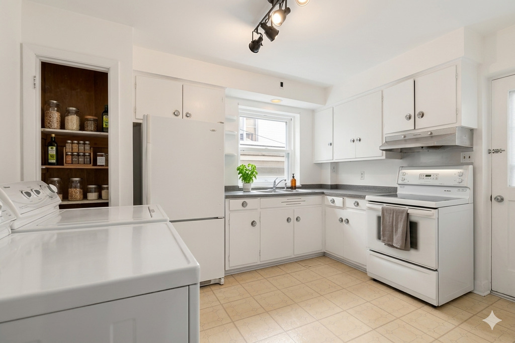41/2 Près De Tout | 3264342