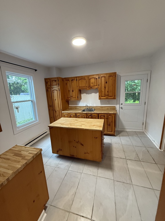 4 1/2 Avec Grand Cours Et Terrasse | 3273214