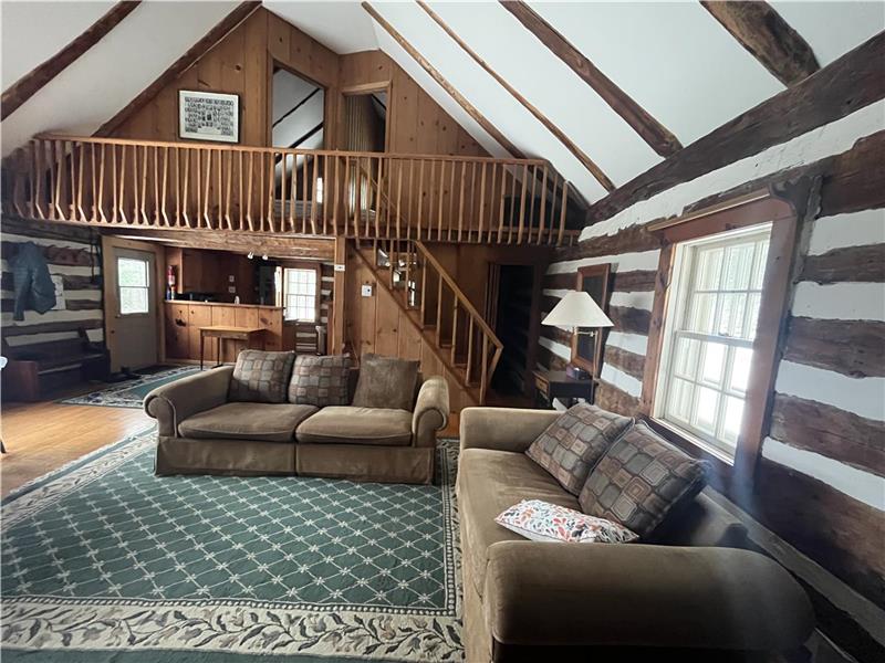 Covey Hill Log Cabin | 3276635