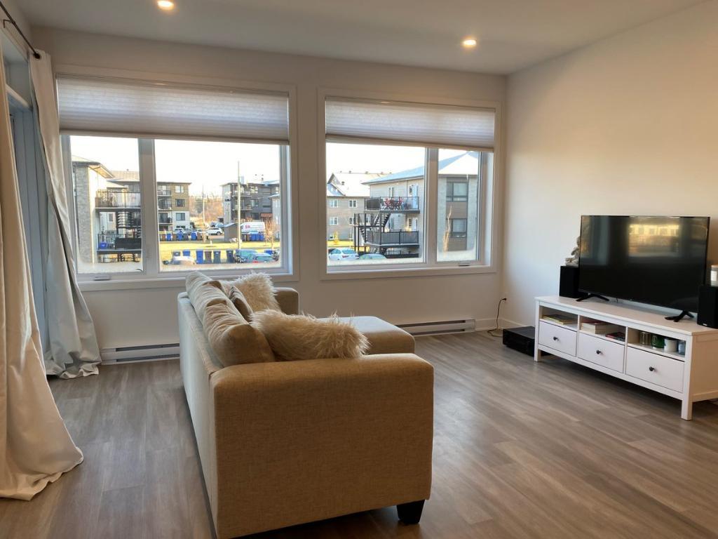 Grand 5 ½ moderne – Vue sur le Mont St-Hilaire – 2 stationnements | 3277580