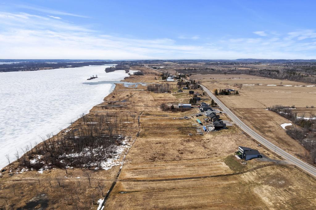 Rareté! Deux terrains adjacents Papineauville avec accès rivière! | 3277011