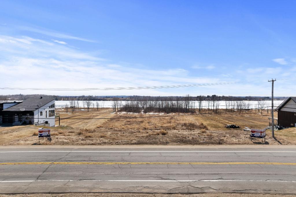 Rareté! Deux terrains adjacents Papineauville avec accès rivière! | 3277011