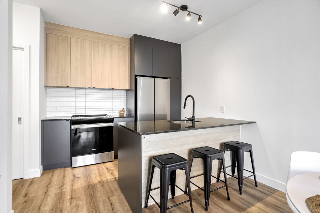 3 1/2 Style Condo Station D'Iberville | 3277152