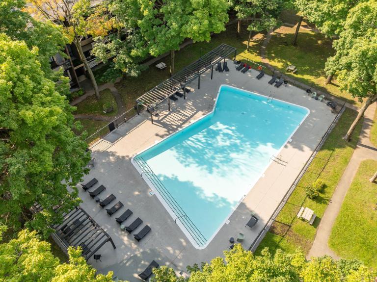 Loft entièrement meublé à louer Sainte-Foy / Sillery juillet 2026 | 3293116