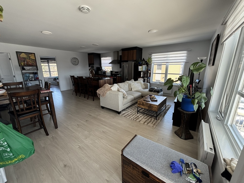 Grand 4 1/2 Moderne Dans Un 6plex | 3266943