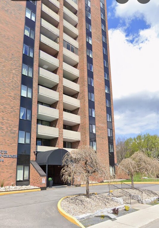 TRÈS BEAU CONDO | 3268542