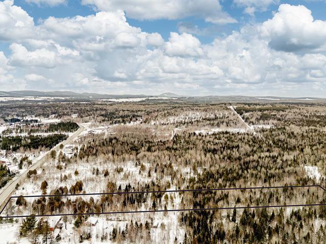 Disraeli-Paroisse, à proximité du lac Aylmer. Superbe terrain boisé de 4,4 acres (192 352 pi.ca.), situé en deuxième rangée du lac Aylmer. | 3278882