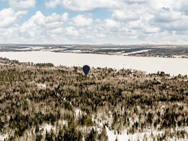 Disraeli-Paroisse, à proximité du lac Aylmer. Superbe terrain boisé de 4,4 acres (192 352 pi.ca.), situé en deuxième rangée du lac Aylmer. | 3278882