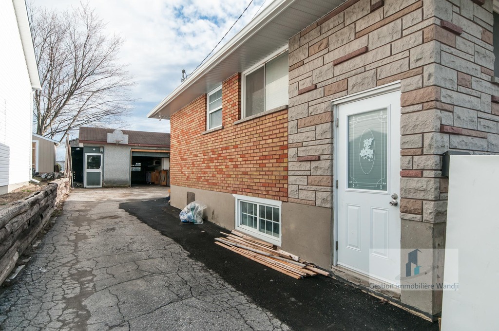 À Louer - 9 Rue Donald Saint-Jacques #2 | 3275506