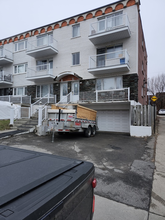 Montréal Semi Sous-sol Grand 3 1/2 | 3264275