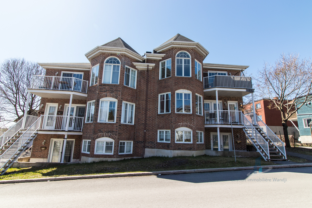 Appartement à Louer - 13 Rue Talon #D | 3266829