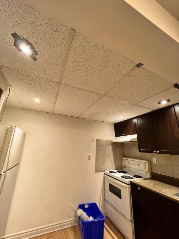 NDG Studio Apt on Fielding St West | 3283499