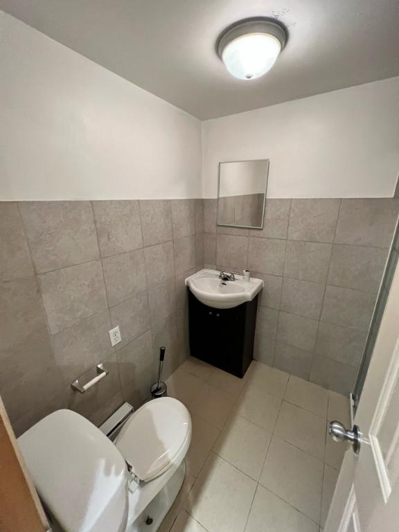 NDG Studio Apt on Fielding St West | 3283499